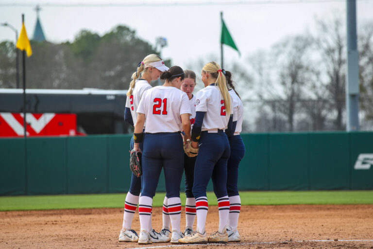 Softball’s Sunday Schedule Adjusted at Green & Gold Classic